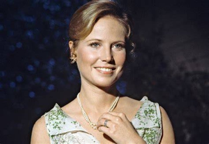 Leslie Charleson