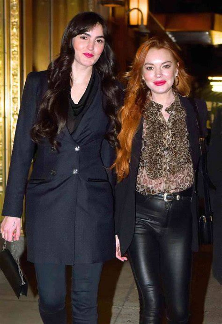 Lindsay Lohan and Sister Aliana Head to 'Falling For Christmas' Premiere