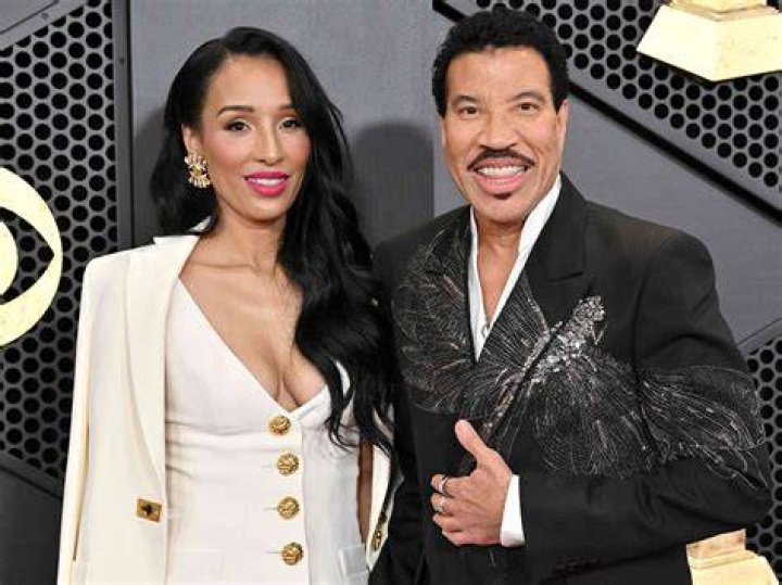 photo lionel richie wife کامل (هلپ کده)