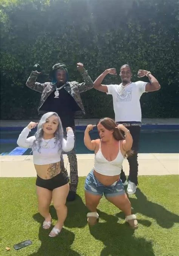Watch Kelsey and Dabb Video Fan Bus Got Leaks Full Videos &mdash; Kelsey and